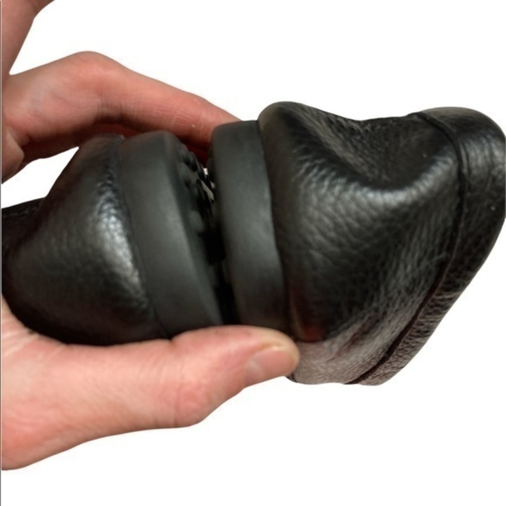 Coach black leather loafer shoes 8 - Picture 3 of 10